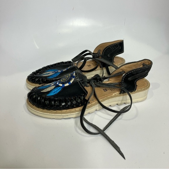 Made in Mexico black lace up Huraches dream catcher design size 6 - Picture 4 of 9